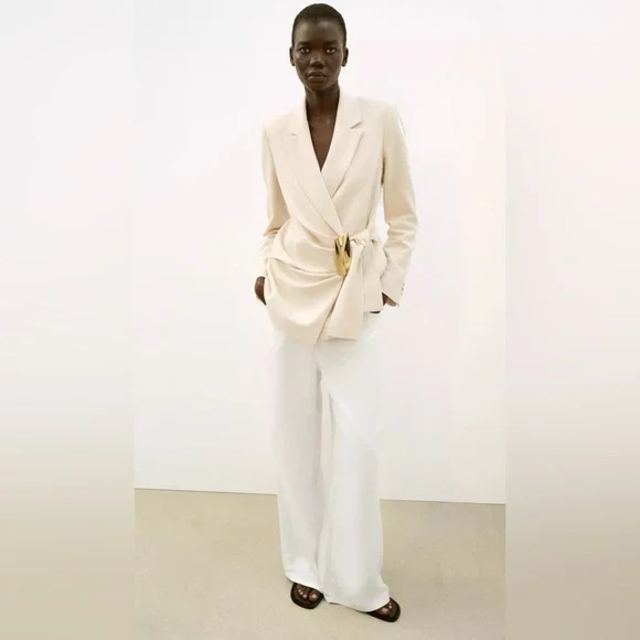 ZARA DOUBLE-BREASTED BLAZER WITH BUCKLE - Picture 2 of 8